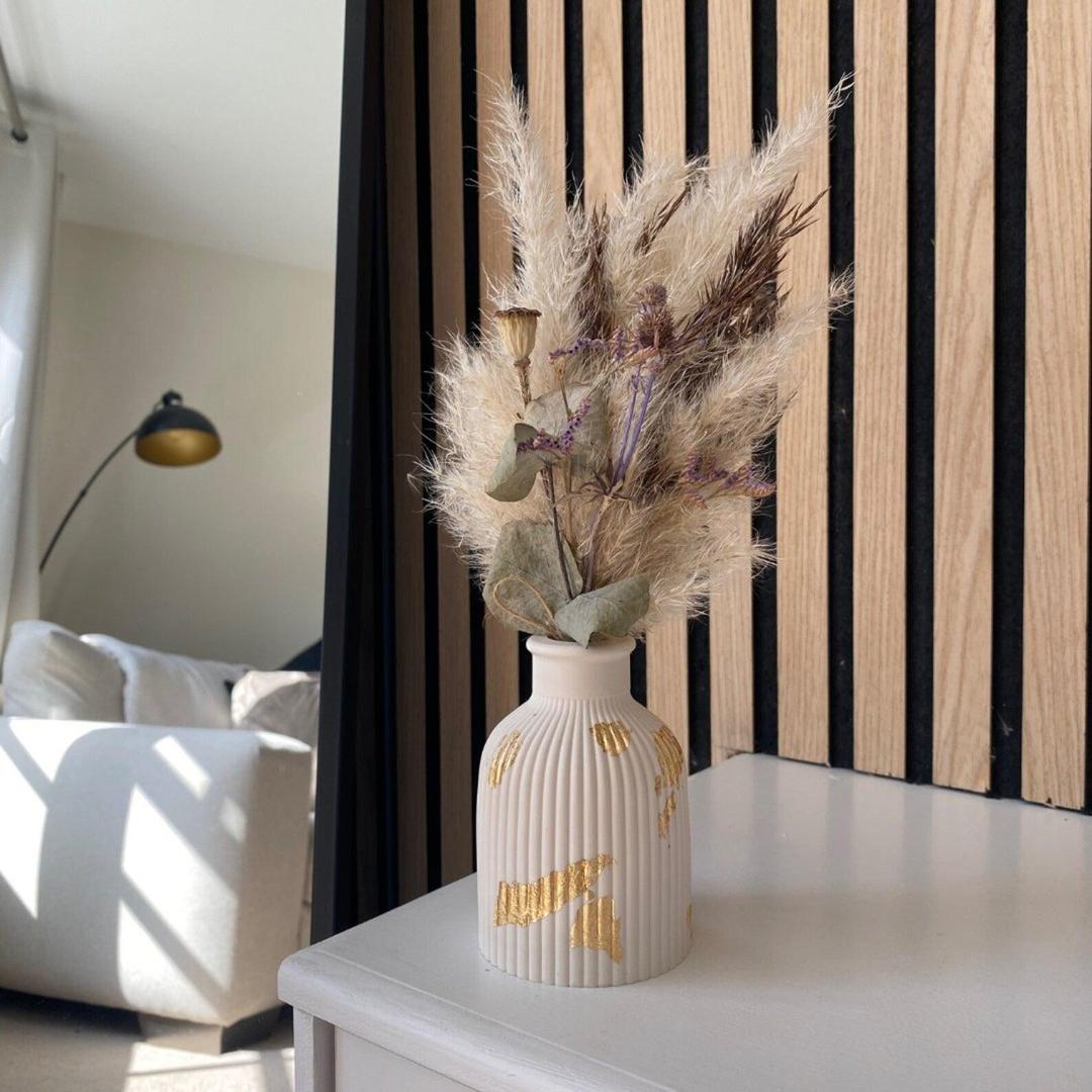 Mini Ribbed Concrete Flower Vase with Golden Flakes