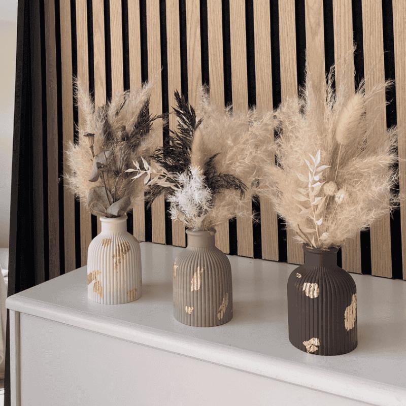 Mini Ribbed Concrete Flower Vase with Golden Flakes